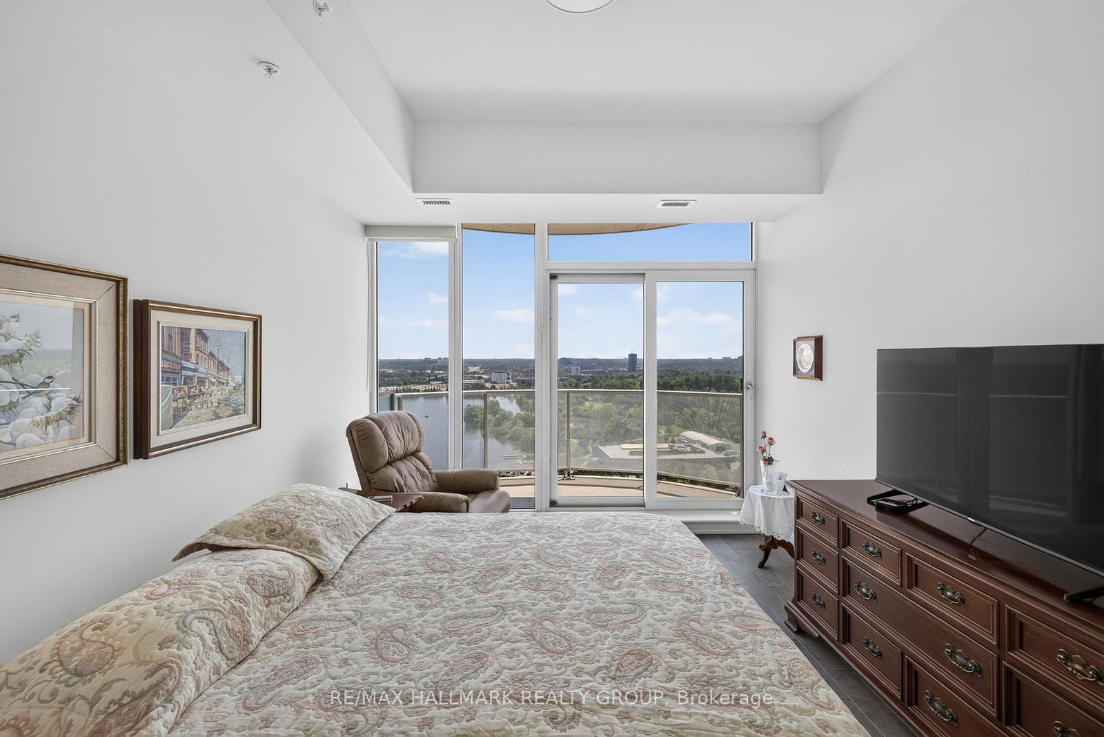805 Carling Avenue • #2404 • Ottawa, ON photo 36