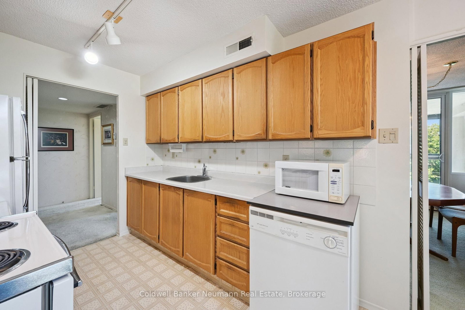 23 Woodlawn Road E • #305 • Guelph, ON photo 17