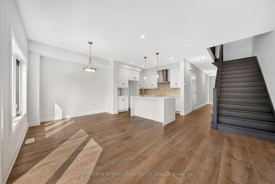 Unit 24 — 675 Victoria Road N — more photos