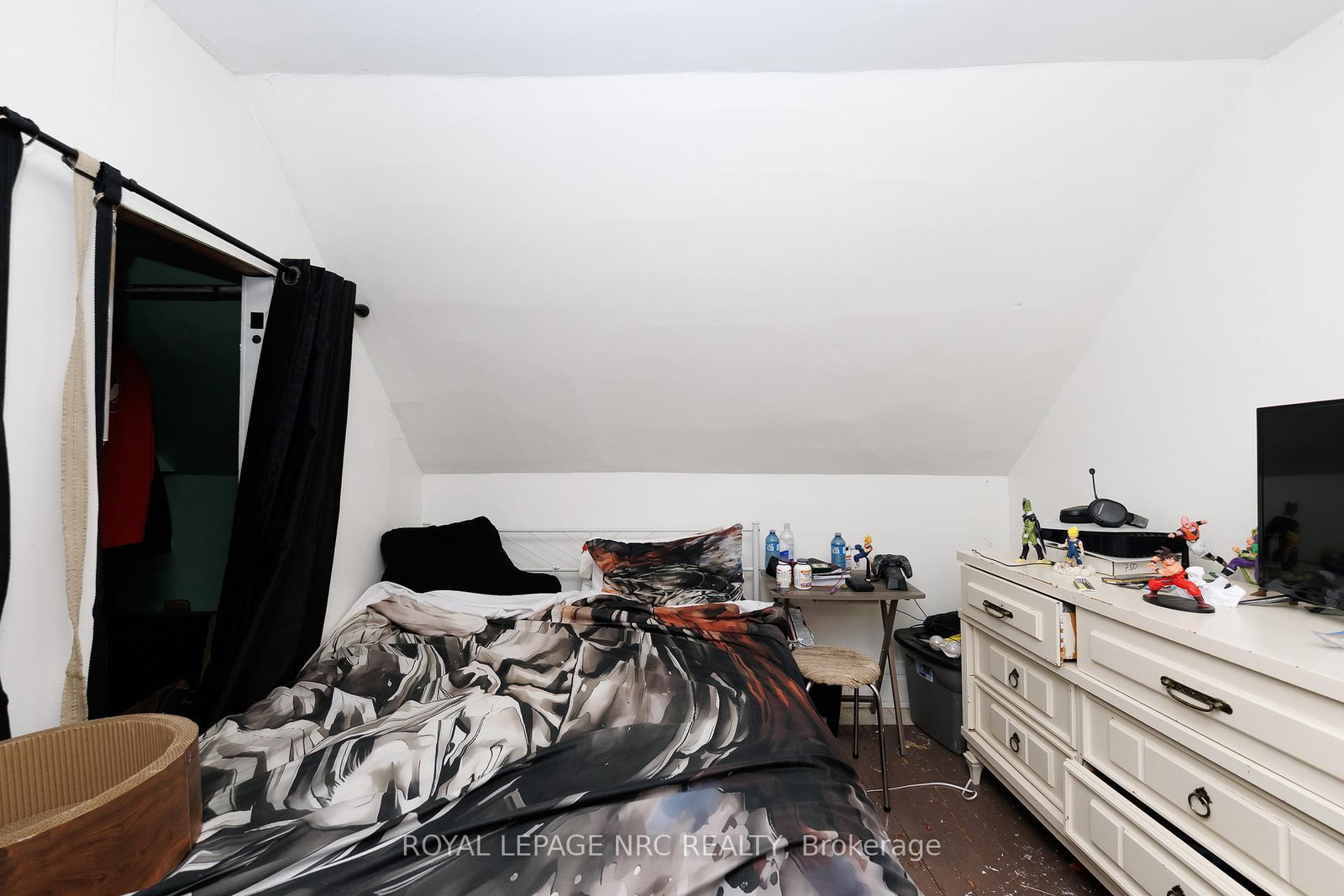 1 Cumming Street • St. Catharines, ON photo 9