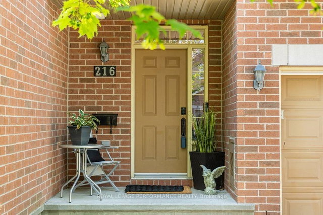 216 Badgeley Avenue