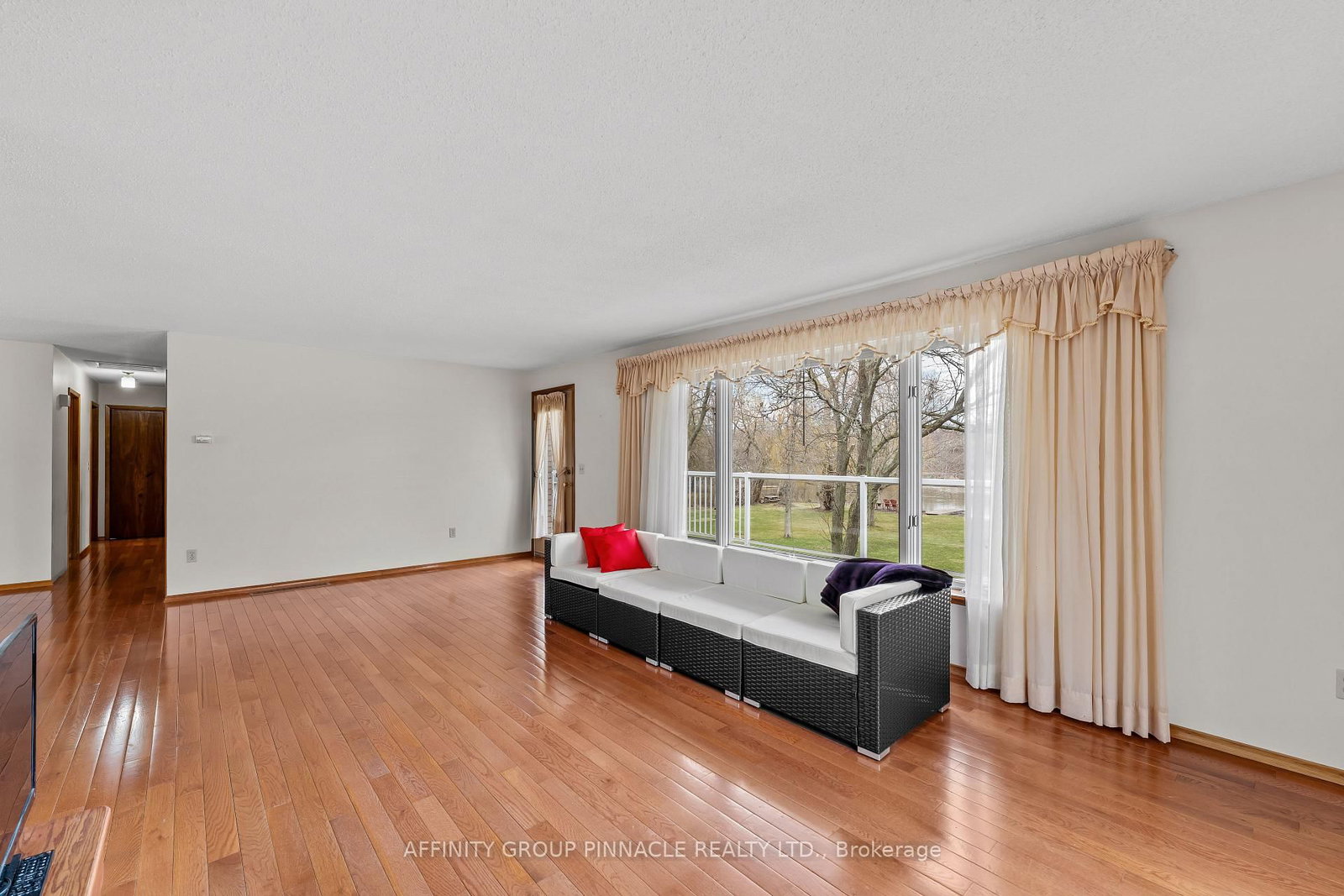 28 Water Street • Kawartha Lakes, ON photo 10