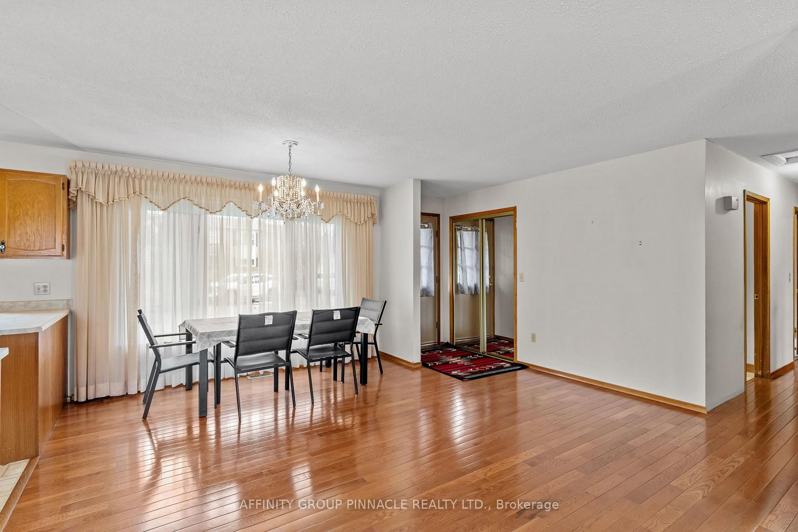 28 Water Street • Kawartha Lakes, ON photo 4