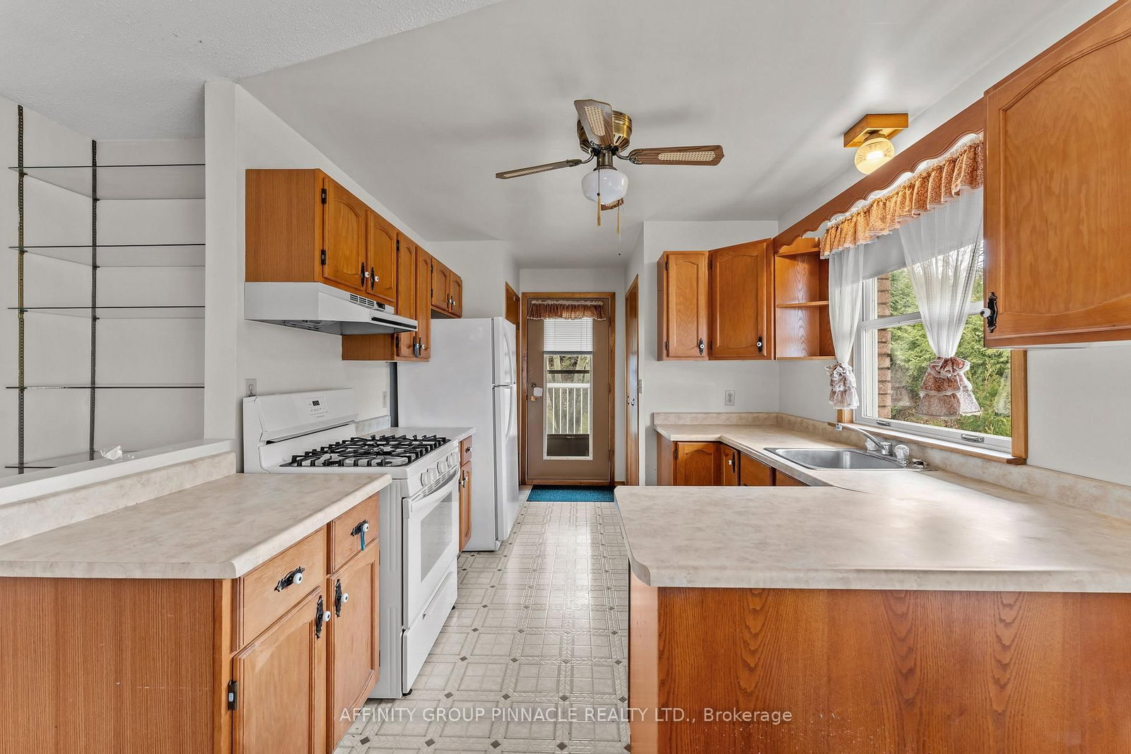 28 Water Street • Kawartha Lakes, ON photo 5