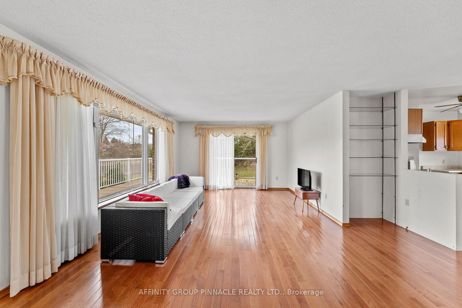 28 Water Street • Kawartha Lakes, ON photo 8