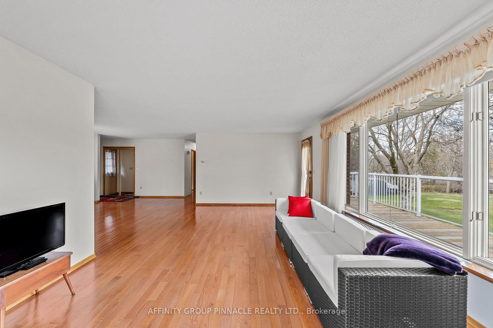 28 Water Street • Kawartha Lakes, ON photo 9