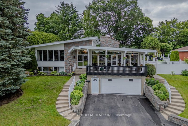 1549 Du Parc Avenue
