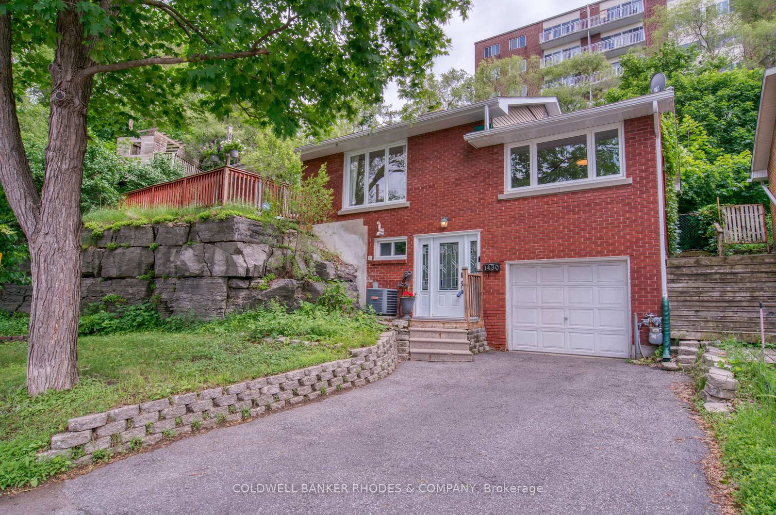 Detached House sold at 1430 Edgecliffe Avenue, Ottawa, Ontario, K1Z 8G1 - Carlington - MLS: X13513402