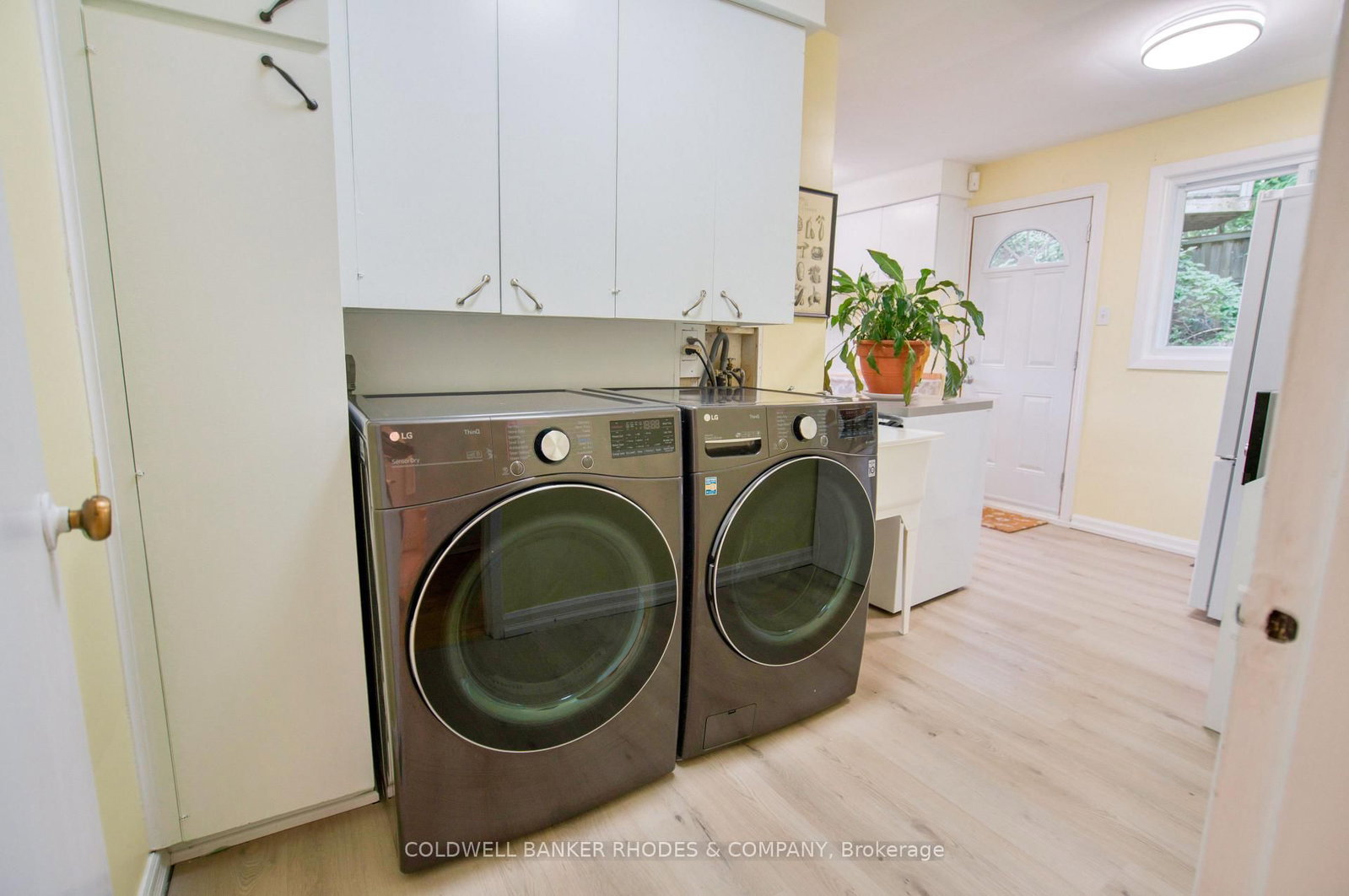 Detached House sold at 1430 Edgecliffe Avenue, Ottawa, Ontario, K1Z 8G1 - Carlington - MLS: X13513402