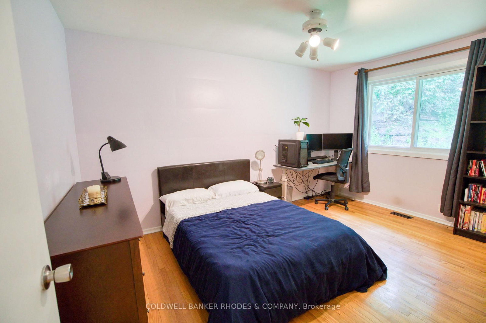 Detached House sold at 1430 Edgecliffe Avenue, Ottawa, Ontario, K1Z 8G1 - Carlington - MLS: X13513402