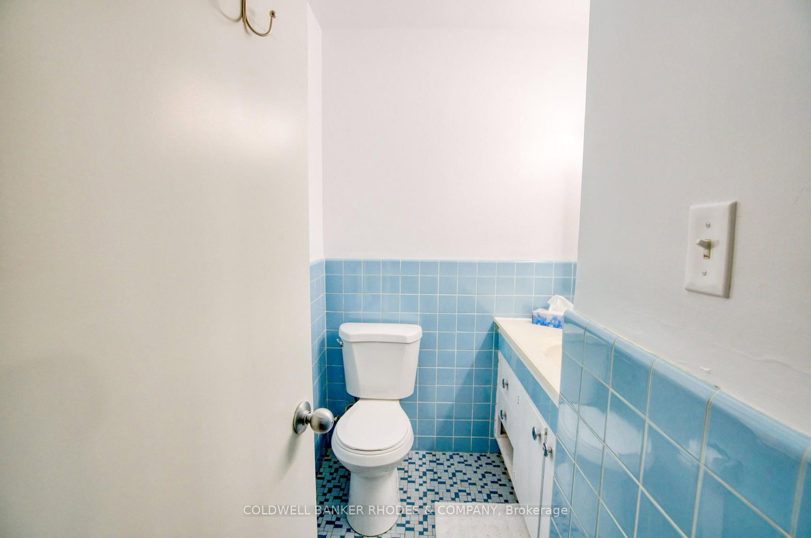 Detached House sold at 1430 Edgecliffe Avenue, Ottawa, Ontario, K1Z 8G1 - Carlington - MLS: X13513402