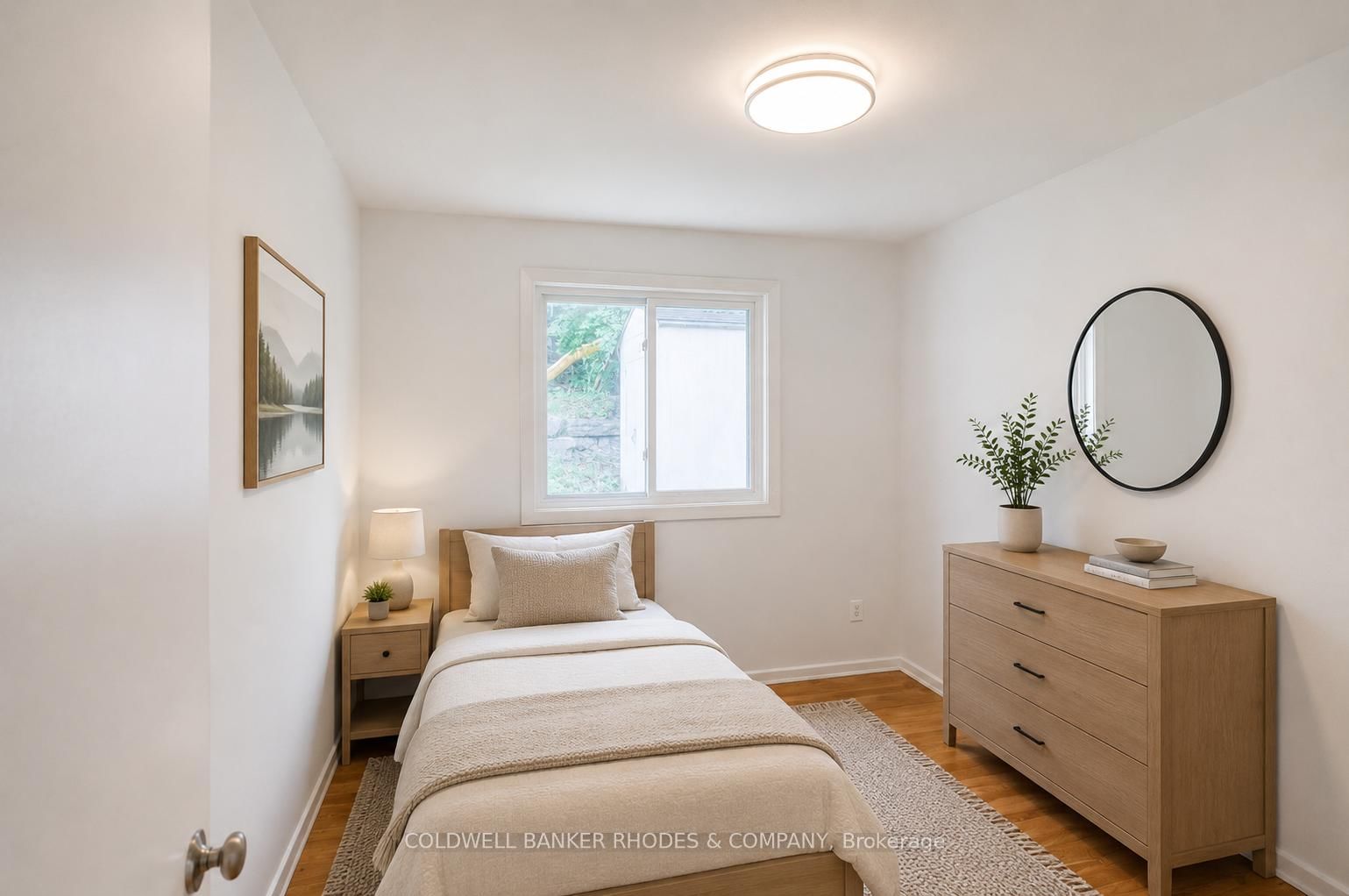 Detached House sold at 1430 Edgecliffe Avenue, Ottawa, Ontario, K1Z 8G1 - Carlington - MLS: X13513402