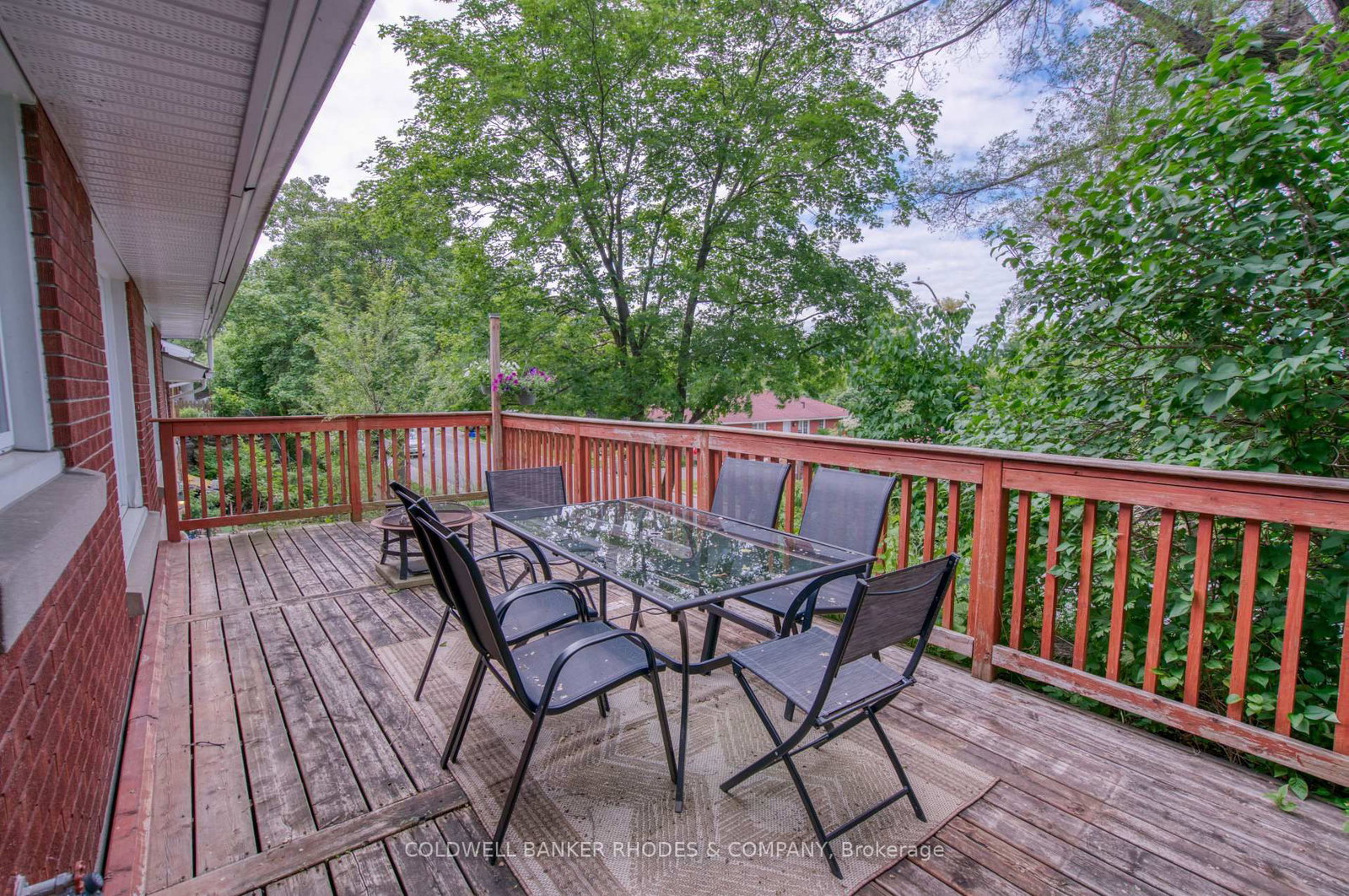 Detached House sold at 1430 Edgecliffe Avenue, Ottawa, Ontario, K1Z 8G1 - Carlington - MLS: X13513402