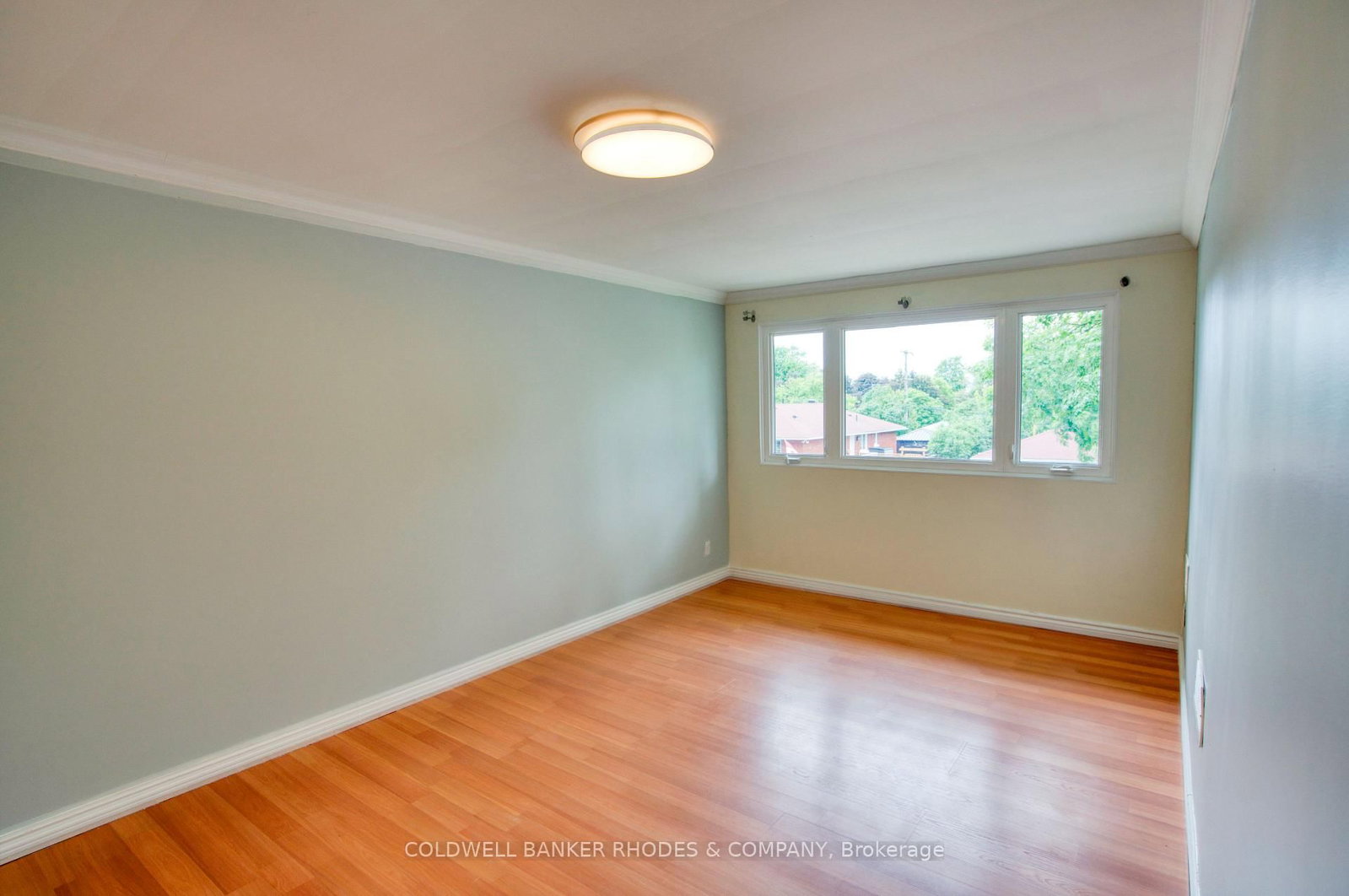 Detached House sold at 1430 Edgecliffe Avenue, Ottawa, Ontario, K1Z 8G1 - Carlington - MLS: X13513402