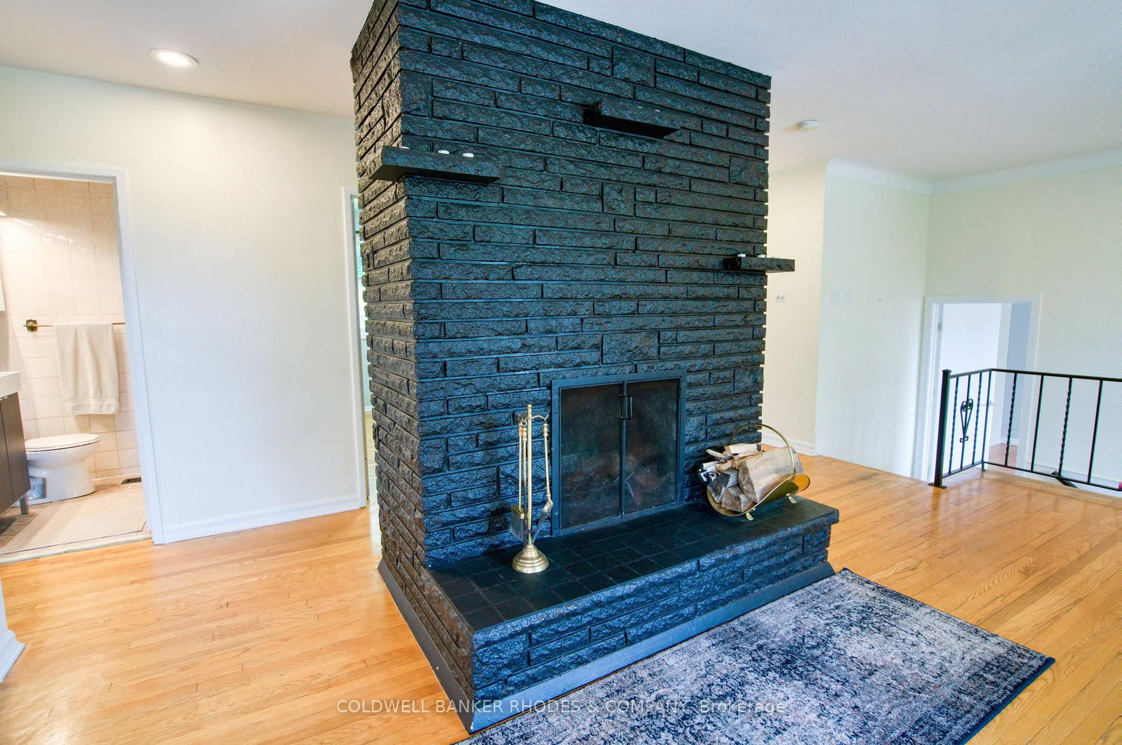 Detached House sold at 1430 Edgecliffe Avenue, Ottawa, Ontario, K1Z 8G1 - Carlington - MLS: X13513402