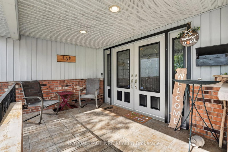 979 CRESCENT Road