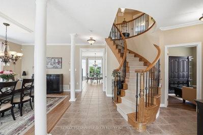 26 Shadetree Crescent — photo 5