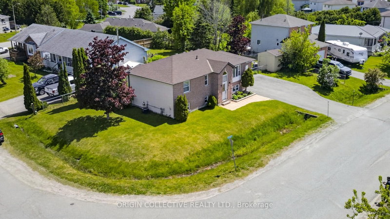 42 Sarah Cres