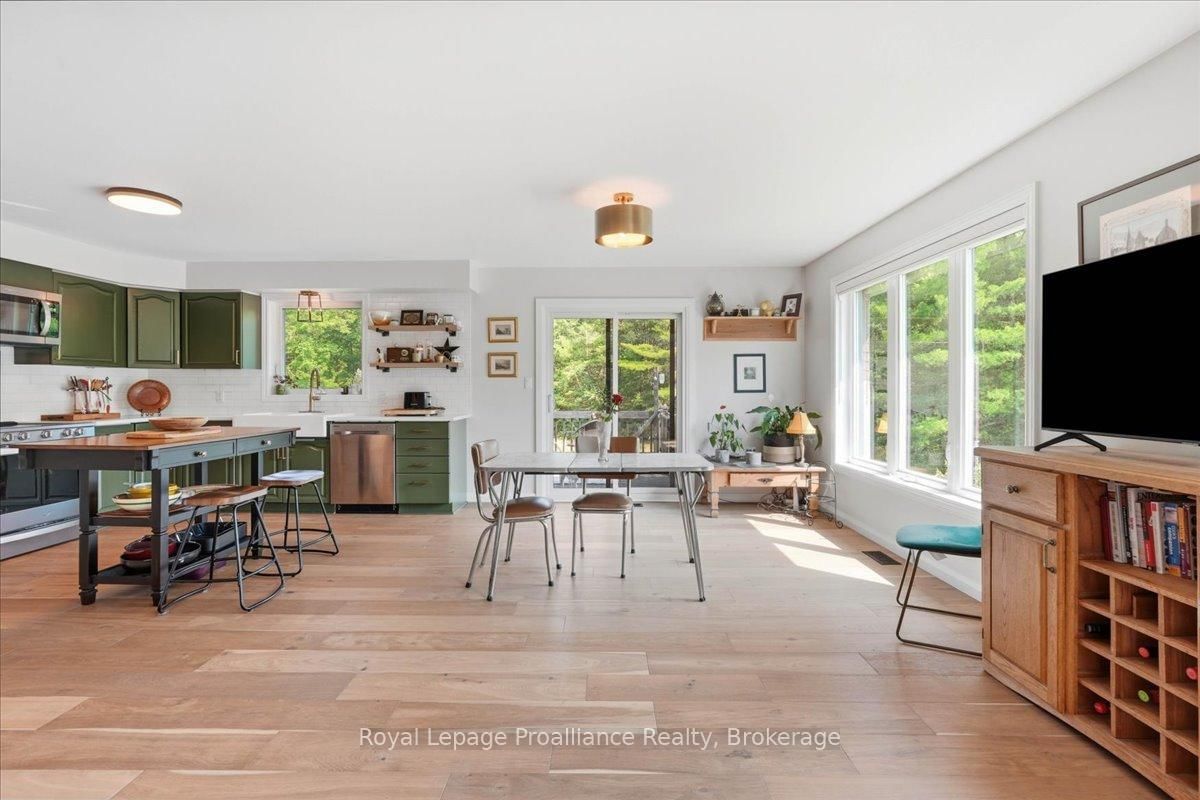10389 Highway 41 • Kaladar, ON photo 12