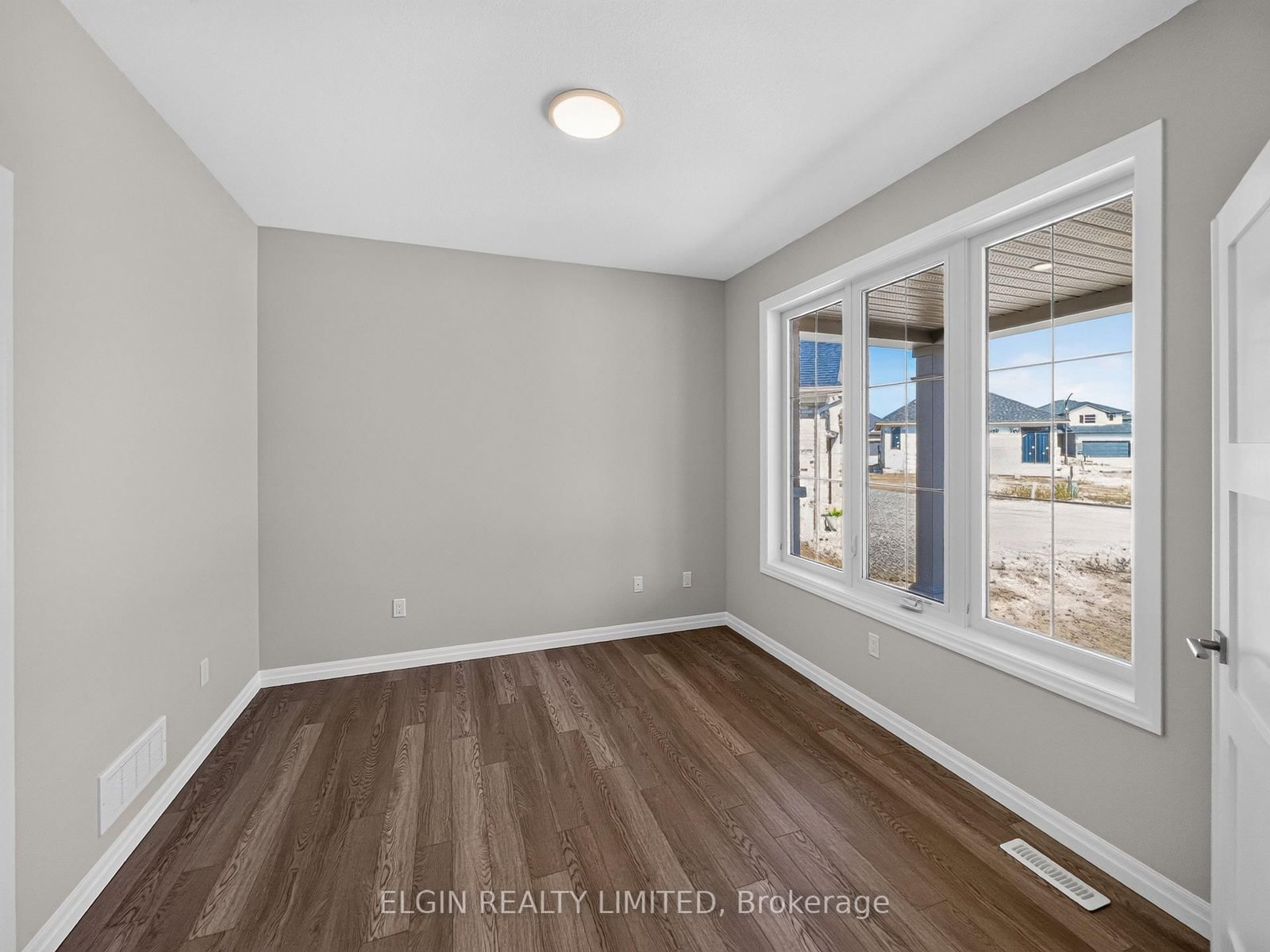 5 Columbus Court • Central Elgin, ON photo 4