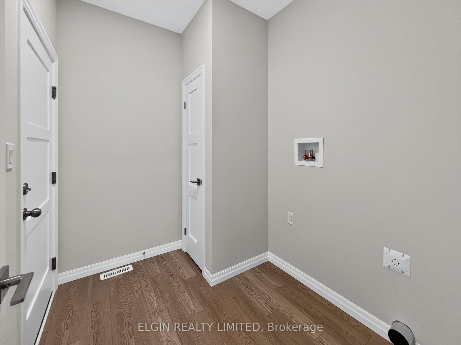 5 Columbus Court • Central Elgin, ON photo 8