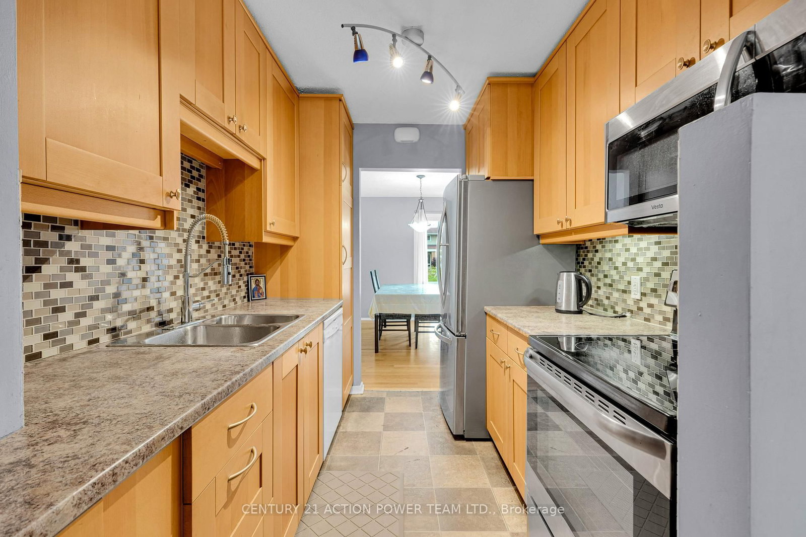 1299 Meadowlands Drive E • Ottawa, ON photo 13