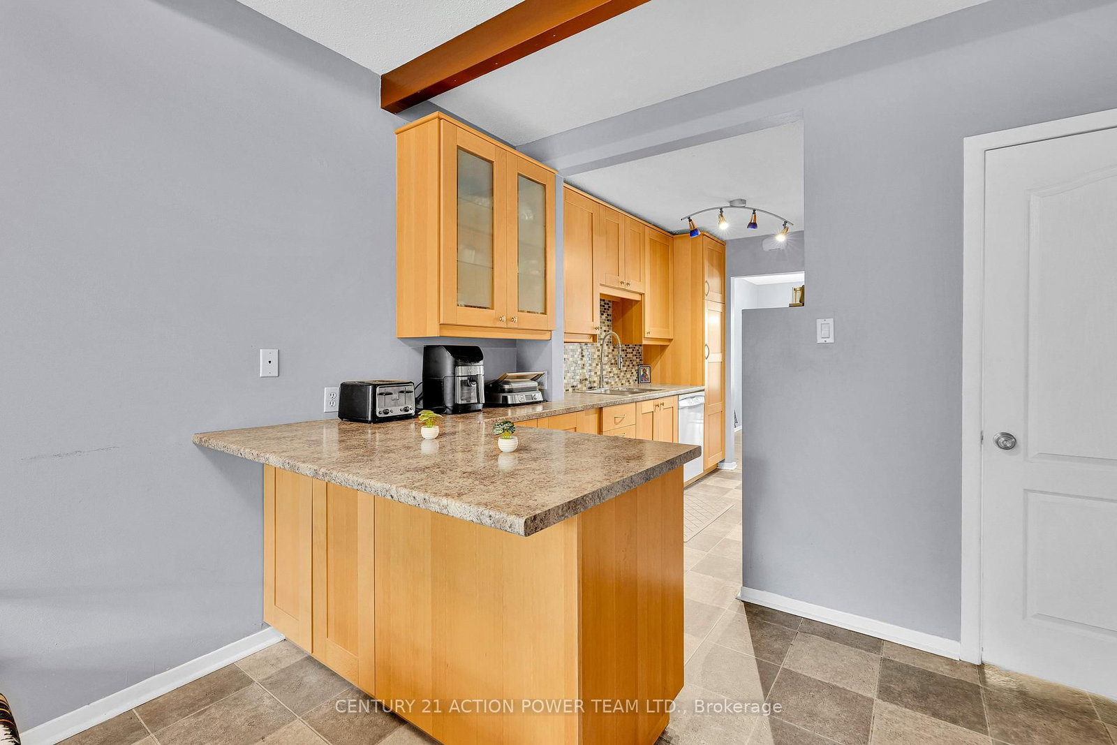 1299 Meadowlands Drive E • Ottawa, ON photo 16