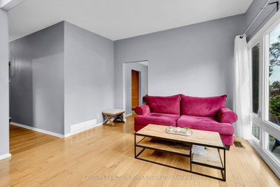 1299 Meadowlands Drive E • Ottawa, ON photo 8