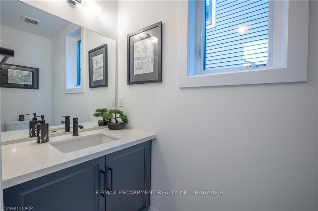 38 Riesling Street • Grimsby, ON photo 11