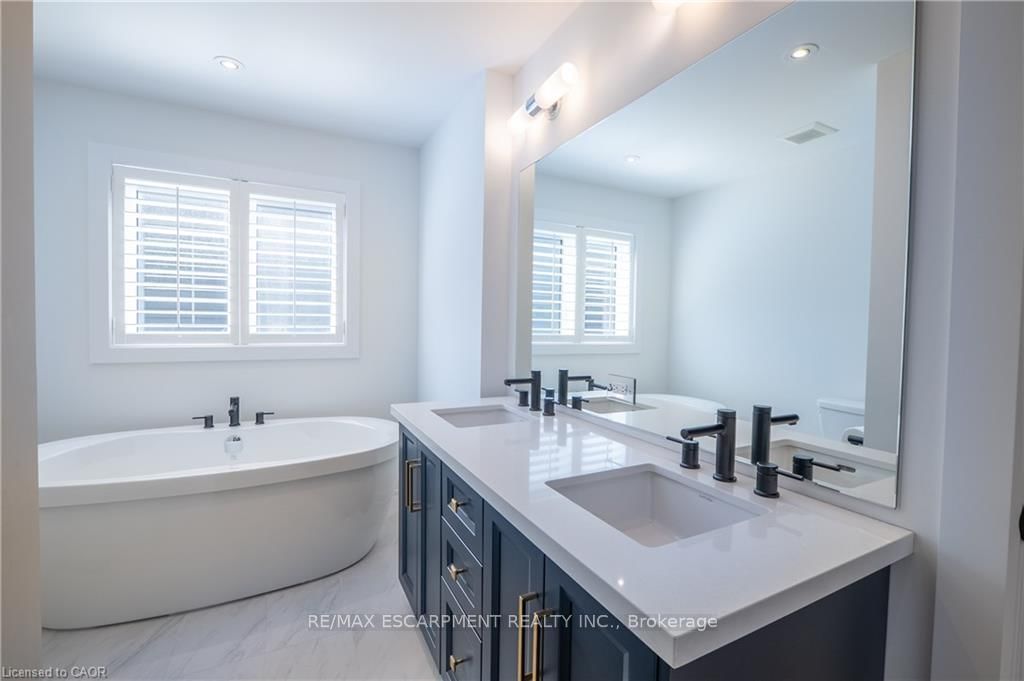 38 Riesling Street • Grimsby, ON photo 16