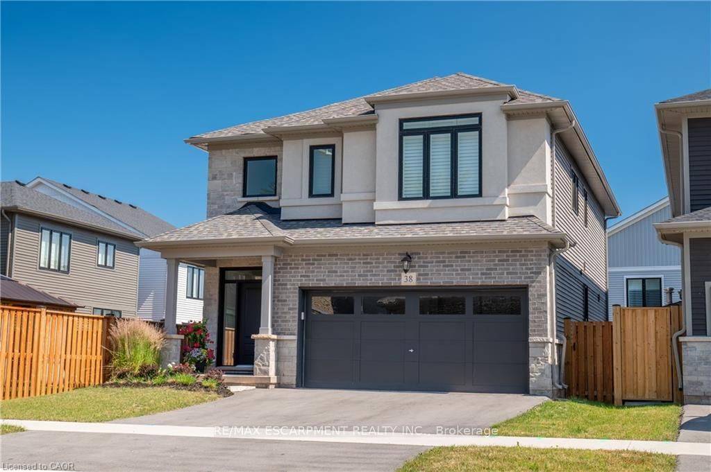 38 Riesling Street • Grimsby, ON photo 2