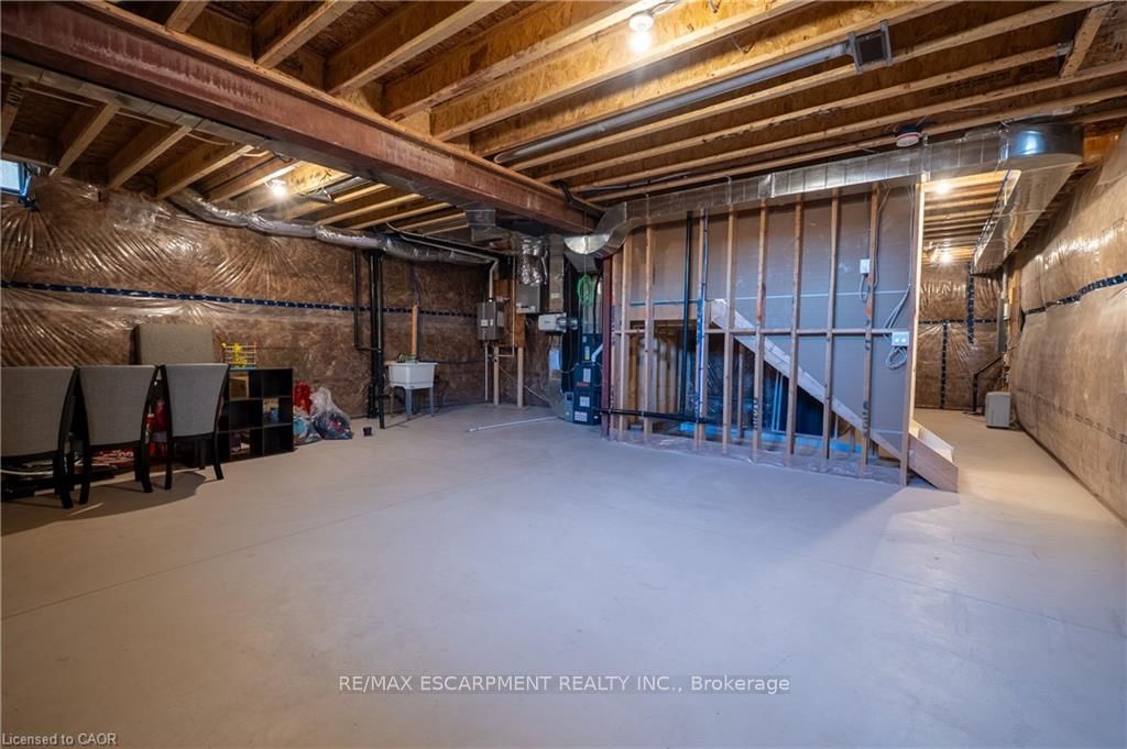 38 Riesling Street • Grimsby, ON photo 22