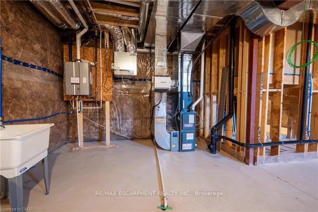 38 Riesling Street • Grimsby, ON photo 24