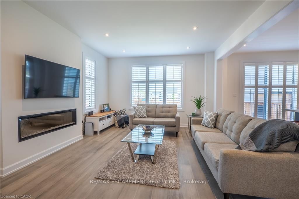 38 Riesling Street • Grimsby, ON photo 6