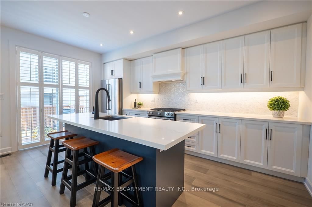 38 Riesling Street • Grimsby, ON photo 8