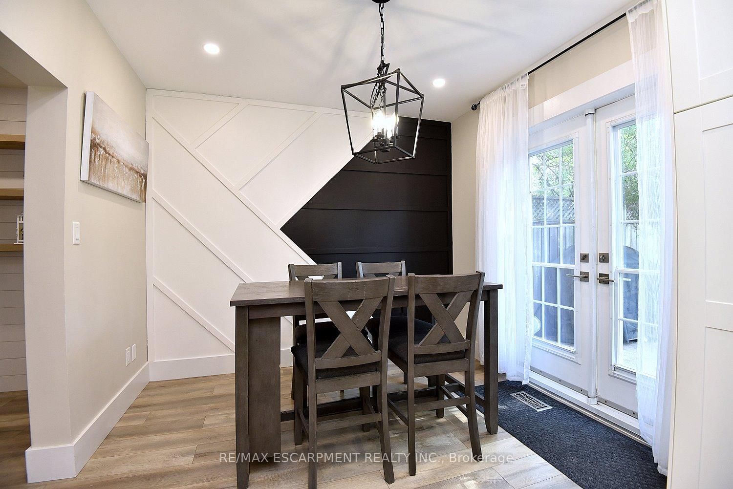 1091 Upper Wellington Street • Hamilton, ON photo 11
