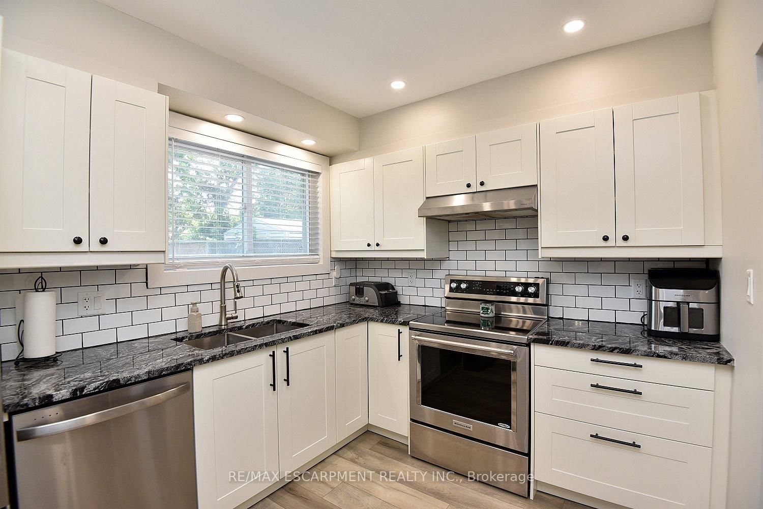 1091 Upper Wellington Street • Hamilton, ON photo 16