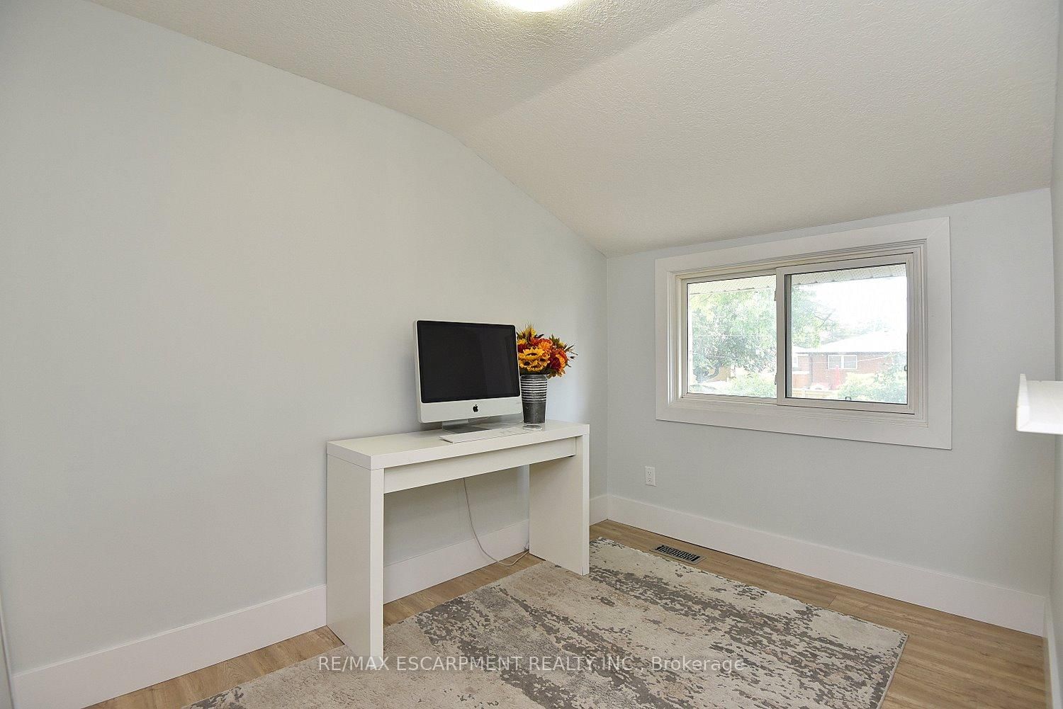 1091 Upper Wellington Street • Hamilton, ON photo 22