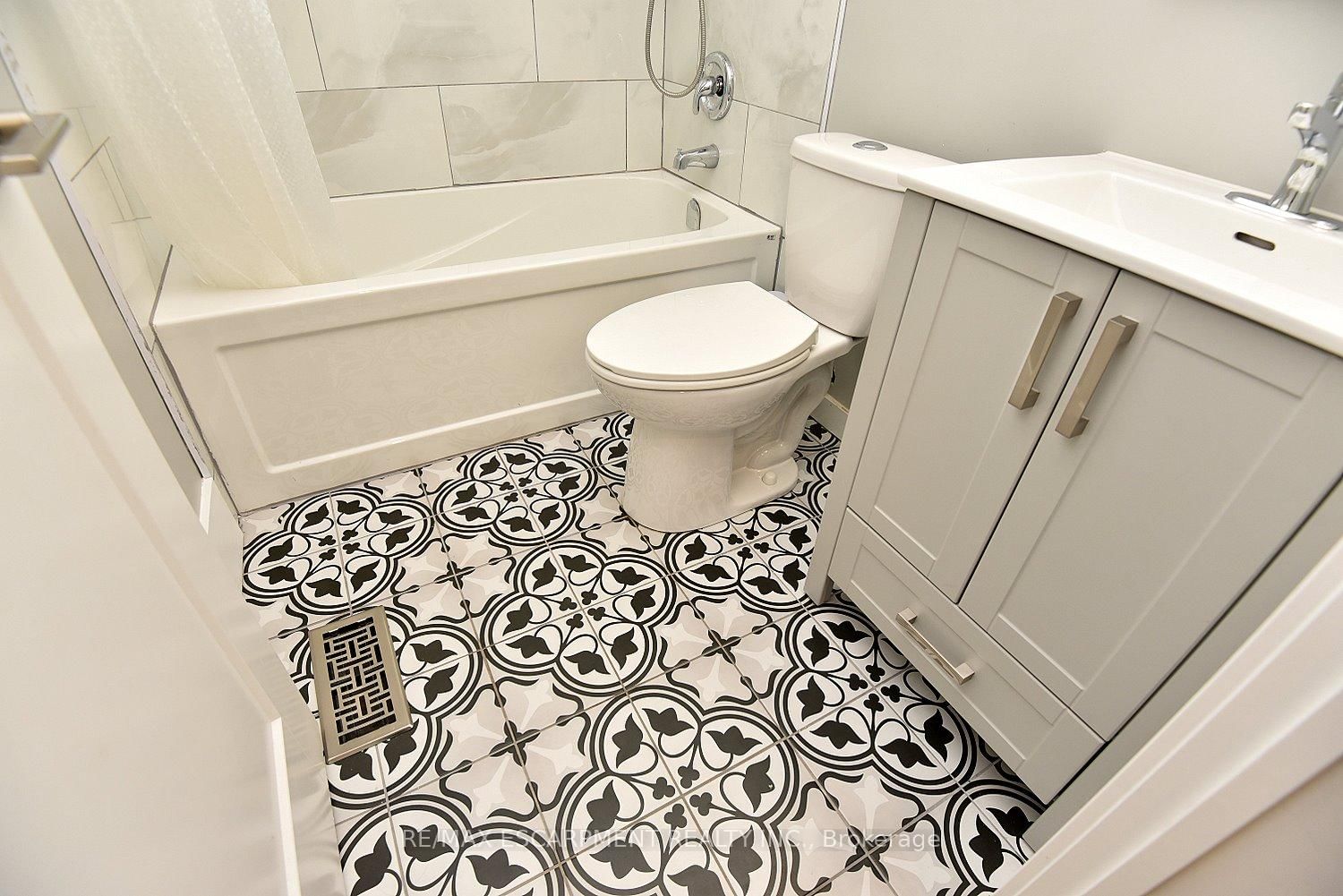 1091 Upper Wellington Street • Hamilton, ON photo 23