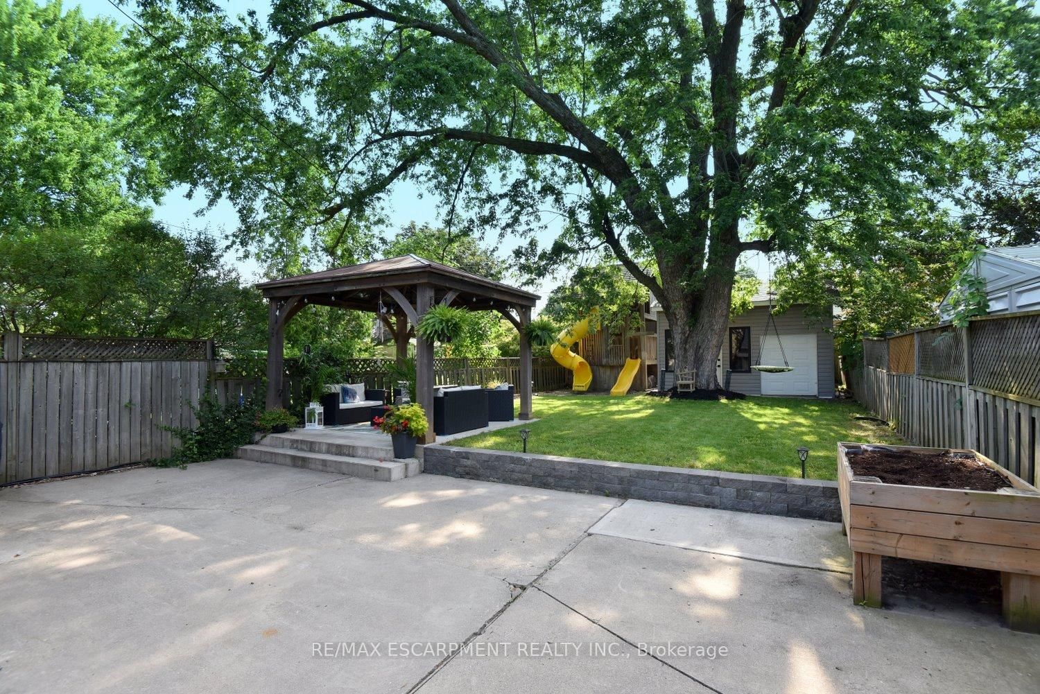 1091 Upper Wellington Street • Hamilton, ON photo 39