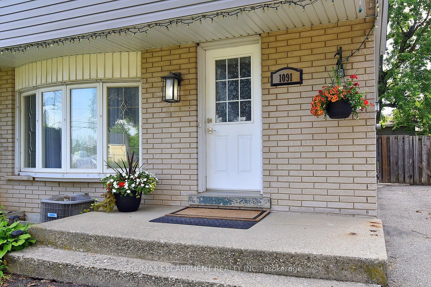 1091 Upper Wellington Street • Hamilton, ON photo 4