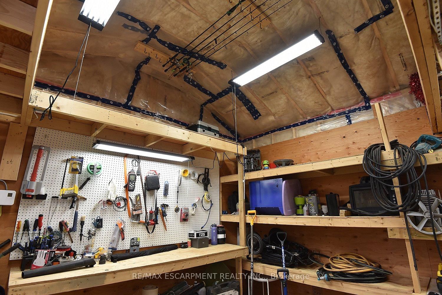 1091 Upper Wellington Street • Hamilton, ON photo 43