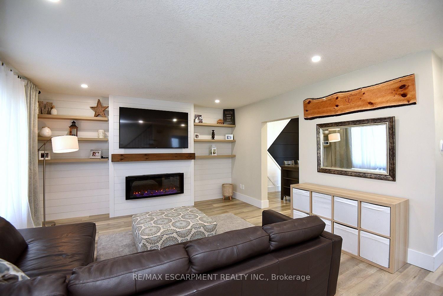 1091 Upper Wellington Street • Hamilton, ON photo 8