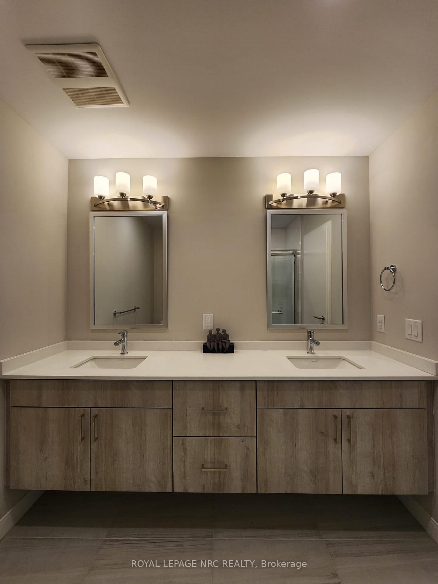 118 West Street • #204 • Port Colborne, ON photo 27