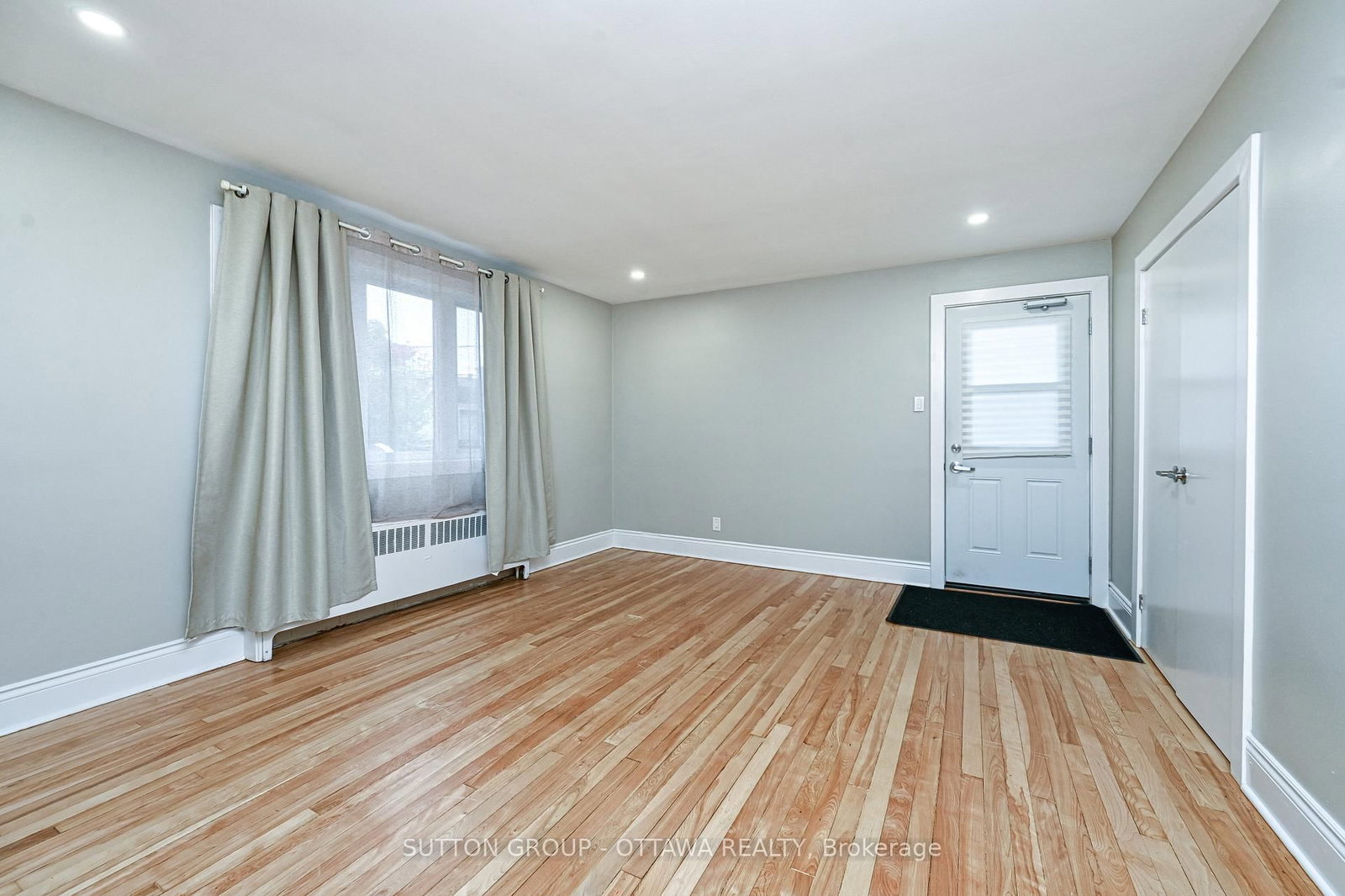 154-156 Dagmar Avenue • Ottawa, ON photo 14