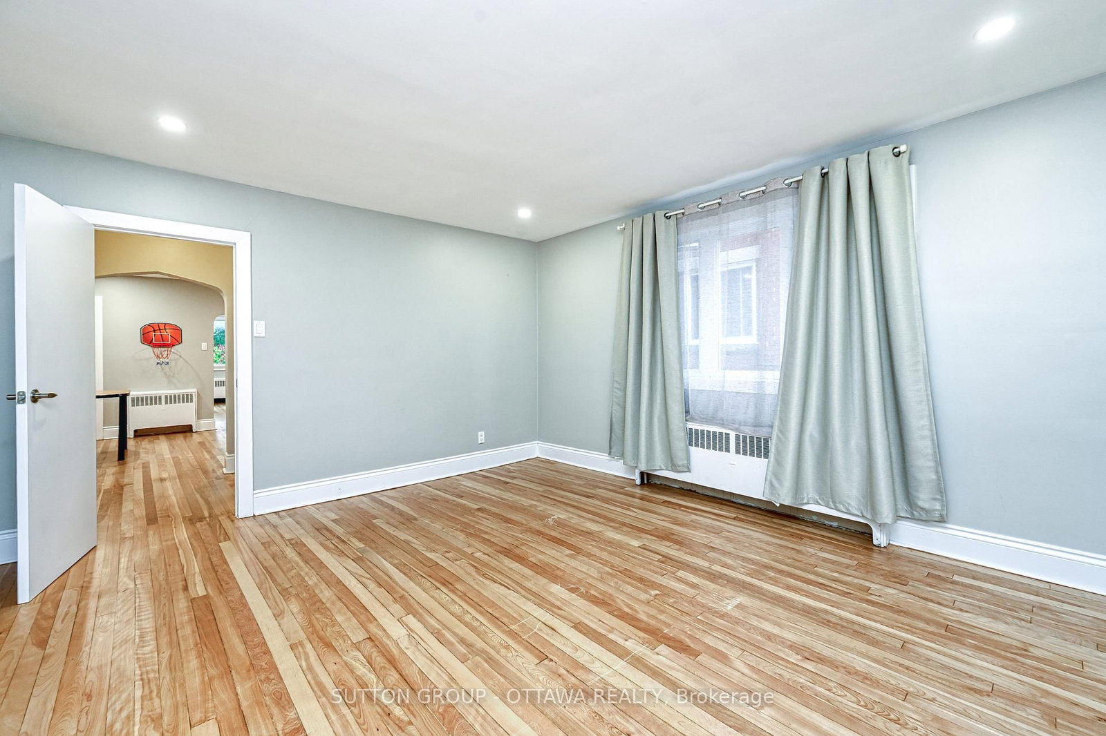 154-156 Dagmar Avenue • Ottawa, ON photo 15