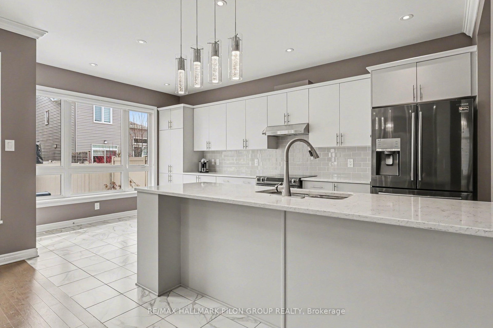 266 Shinleaf Crescent • Ottawa, ON photo 6