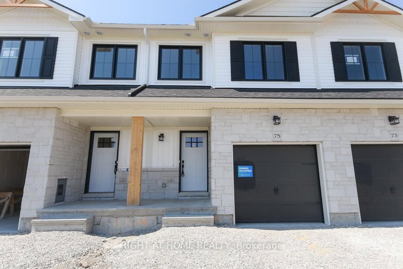 home for lease on 75 WHITCOMB Crescent