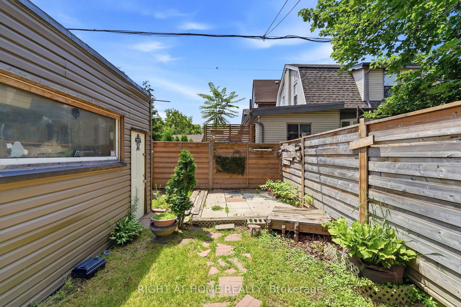 522 E Cannon Street • Hamilton, ON photo 42