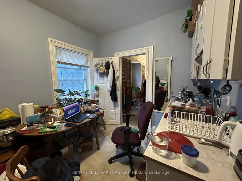 287 Stewart St photo 2